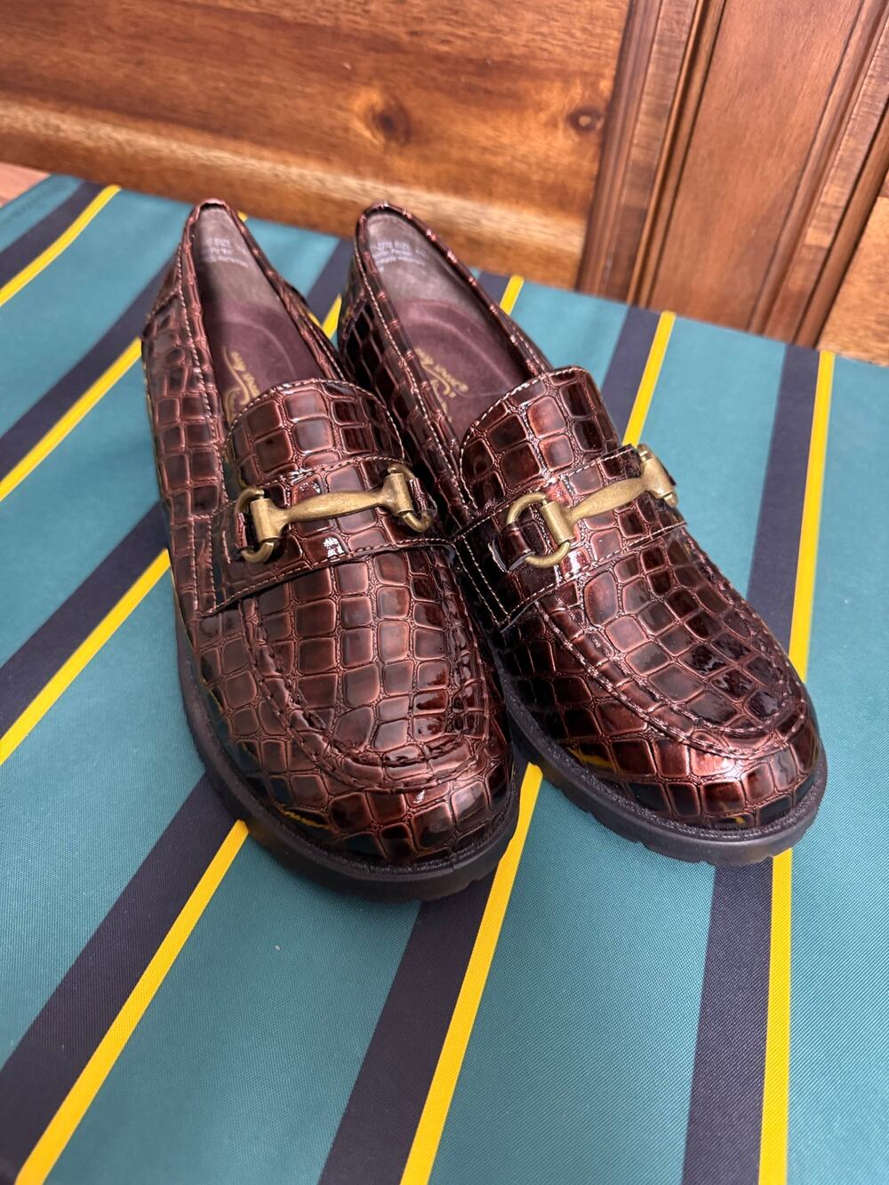 Easy Street Womens 8.5M Brown Croc Embossed Horsebit Loafers Comfort Shoes